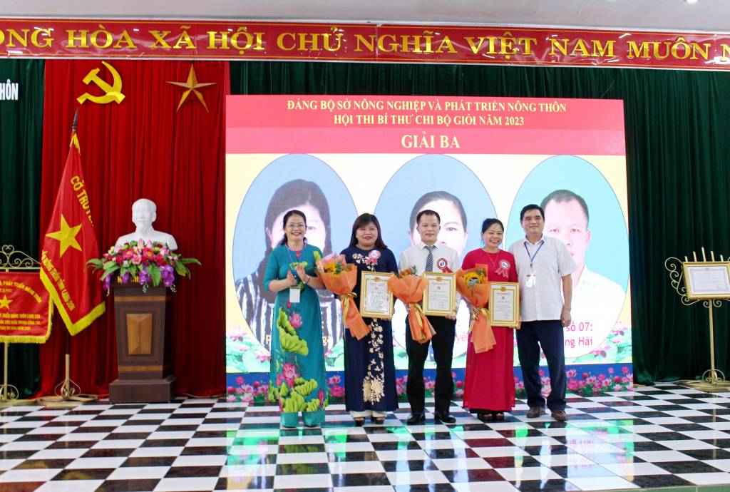 5 giải 3.JPG