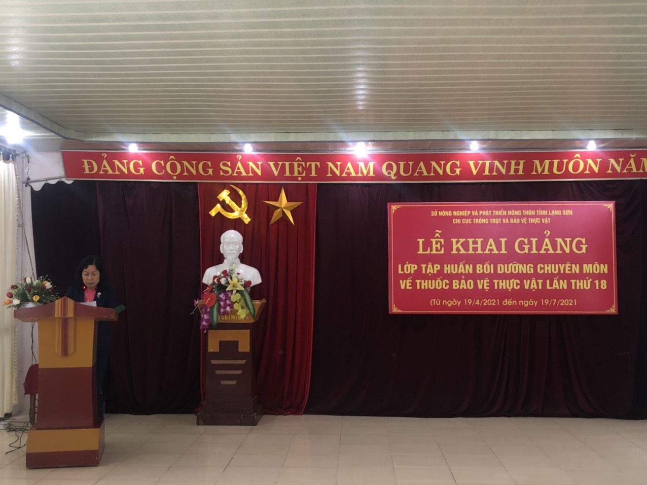 Description: C:\Users\DELL-PC\Desktop\Tin bài Trang TTĐT SNN 2021\Tin lop doi duong  thuoc BVTV 2021\Tin Trang TTĐT\Anh 1 khai giang lơp BVTV.jpg