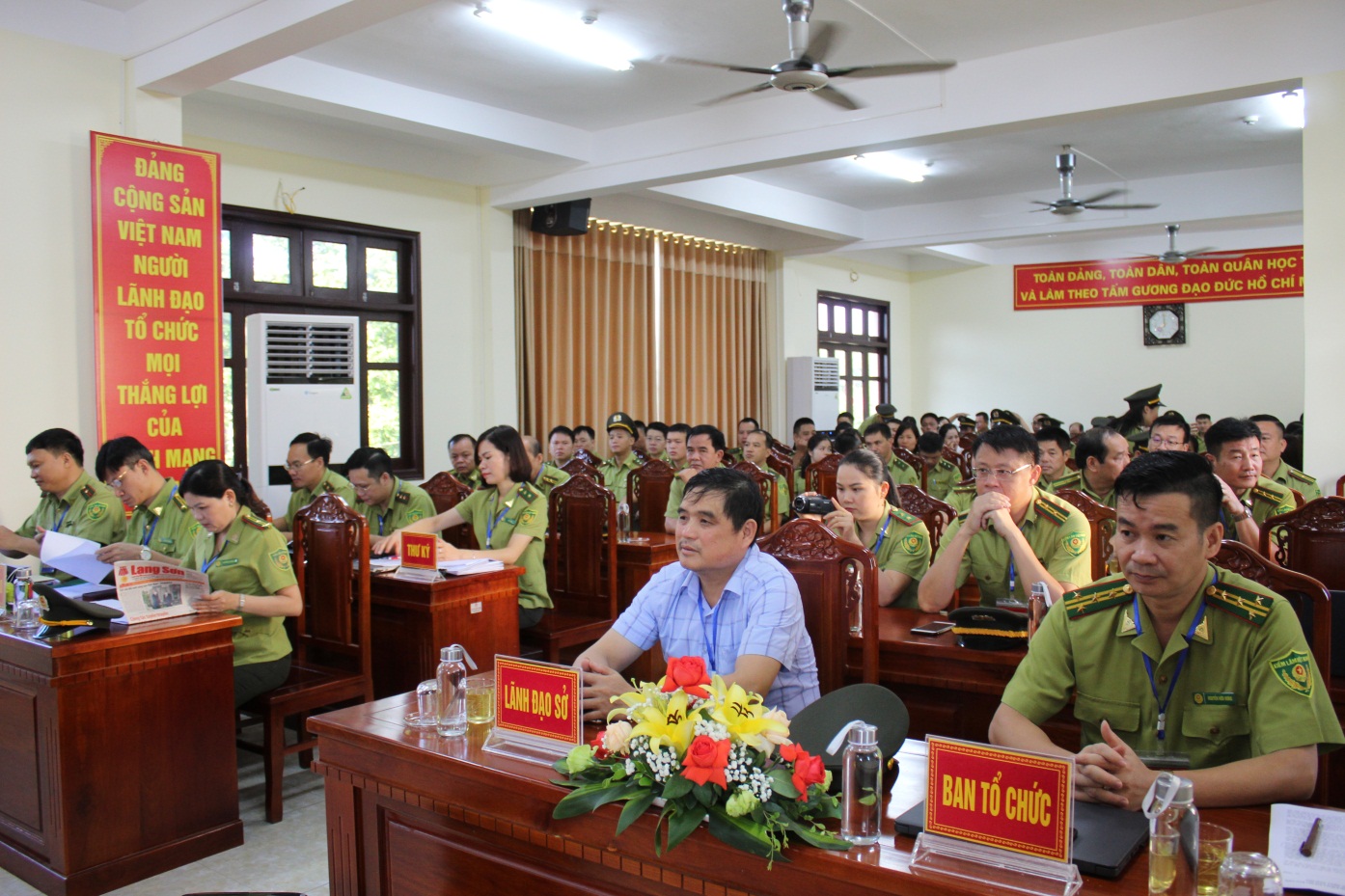 Description: D:\YẾN\Ảnh CQ\Hội thi KLĐB giỏi\IMG_1451.JPG