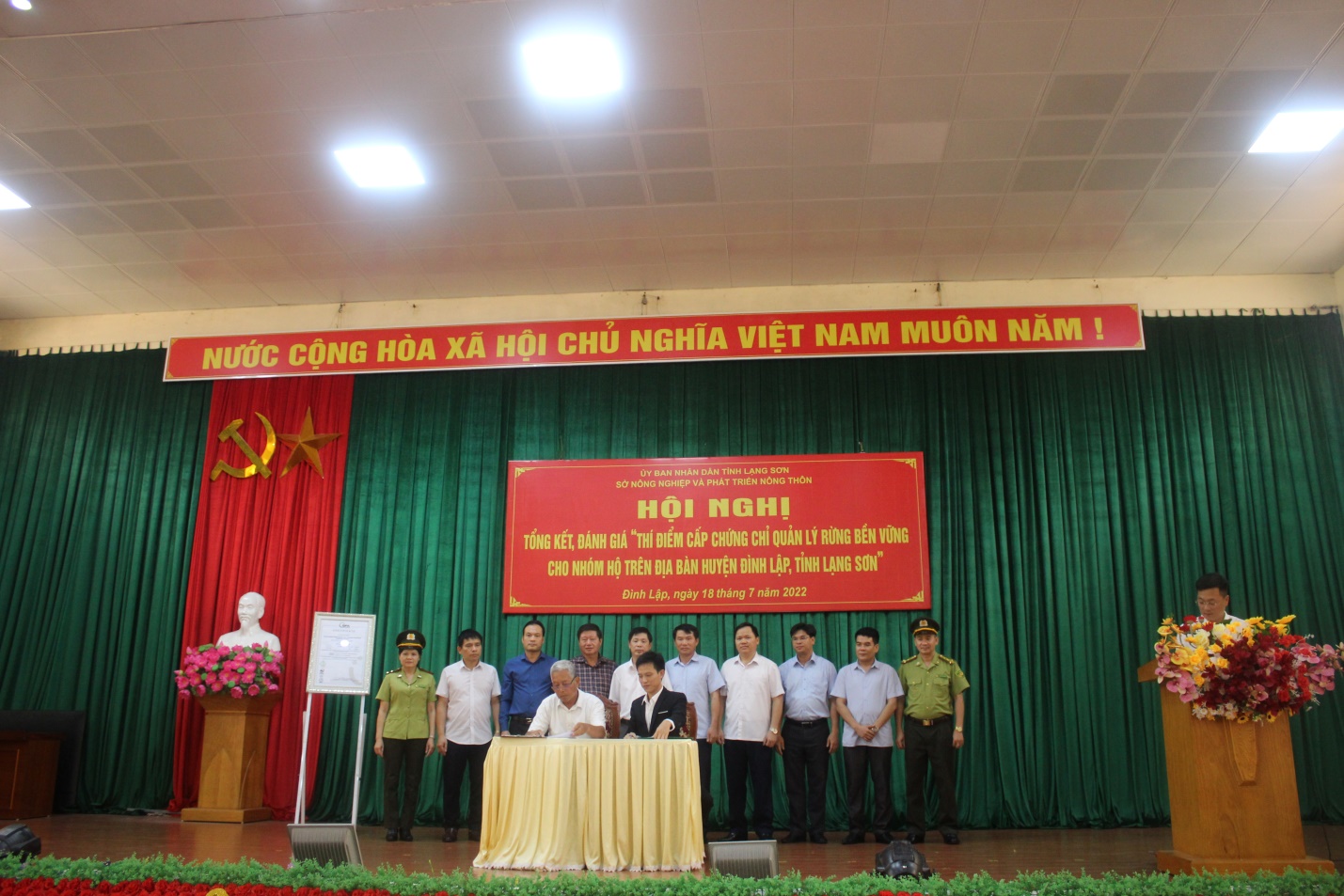 Description: C:\Users\HD\Desktop\Cá nhân\Bài viết Hiền\Hội nghị đánh giá CCR (Đình Lập)\IMG_1383.JPG