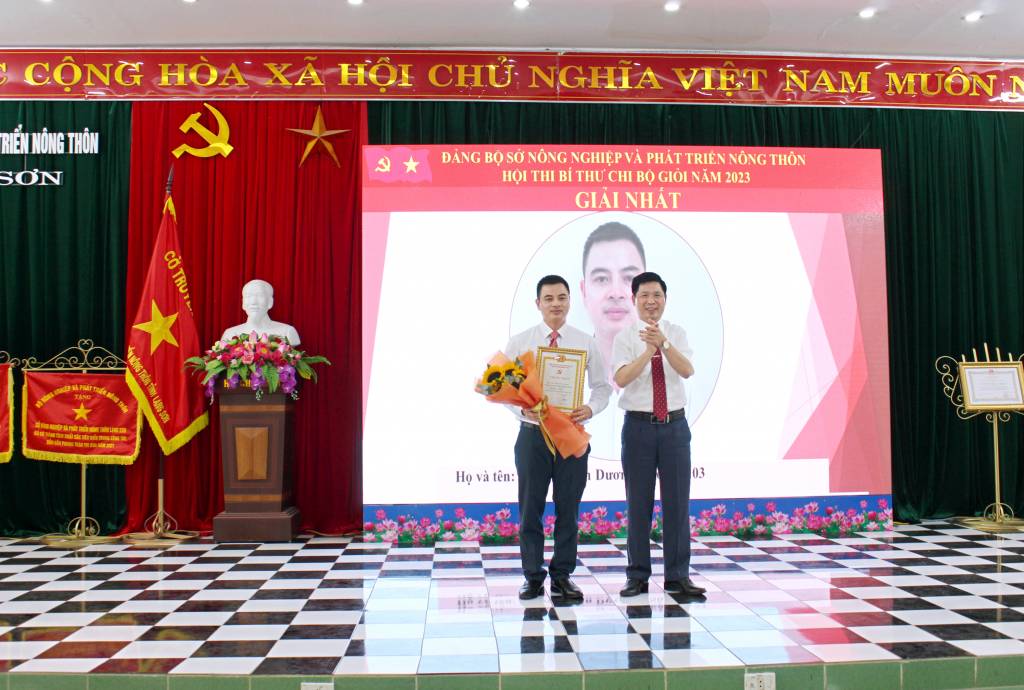 1 giải 1.JPG