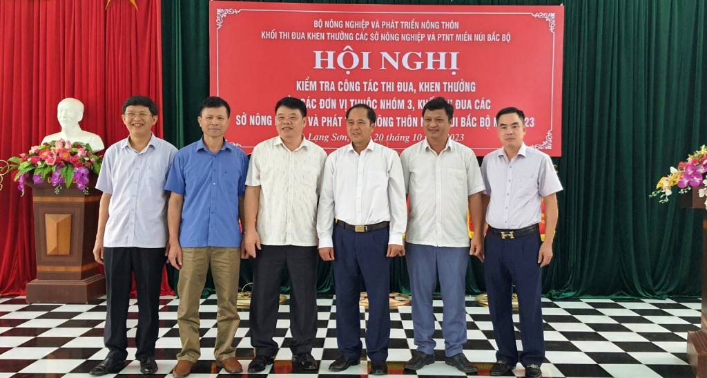 2. lãnh đạo các đoàn.jpg